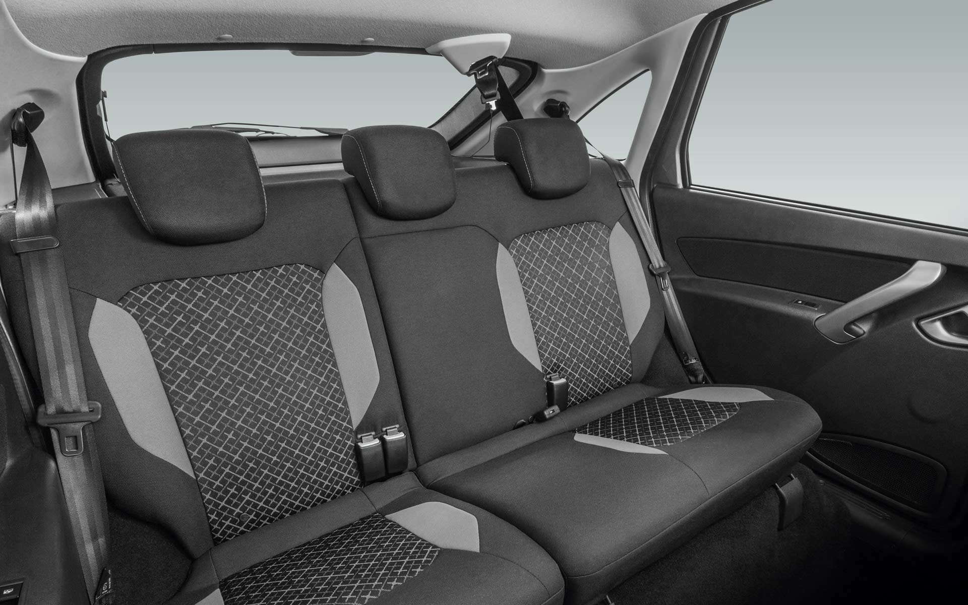 /img/cars/1637052073-interior_lada_Granta_liftback_2.jpg
