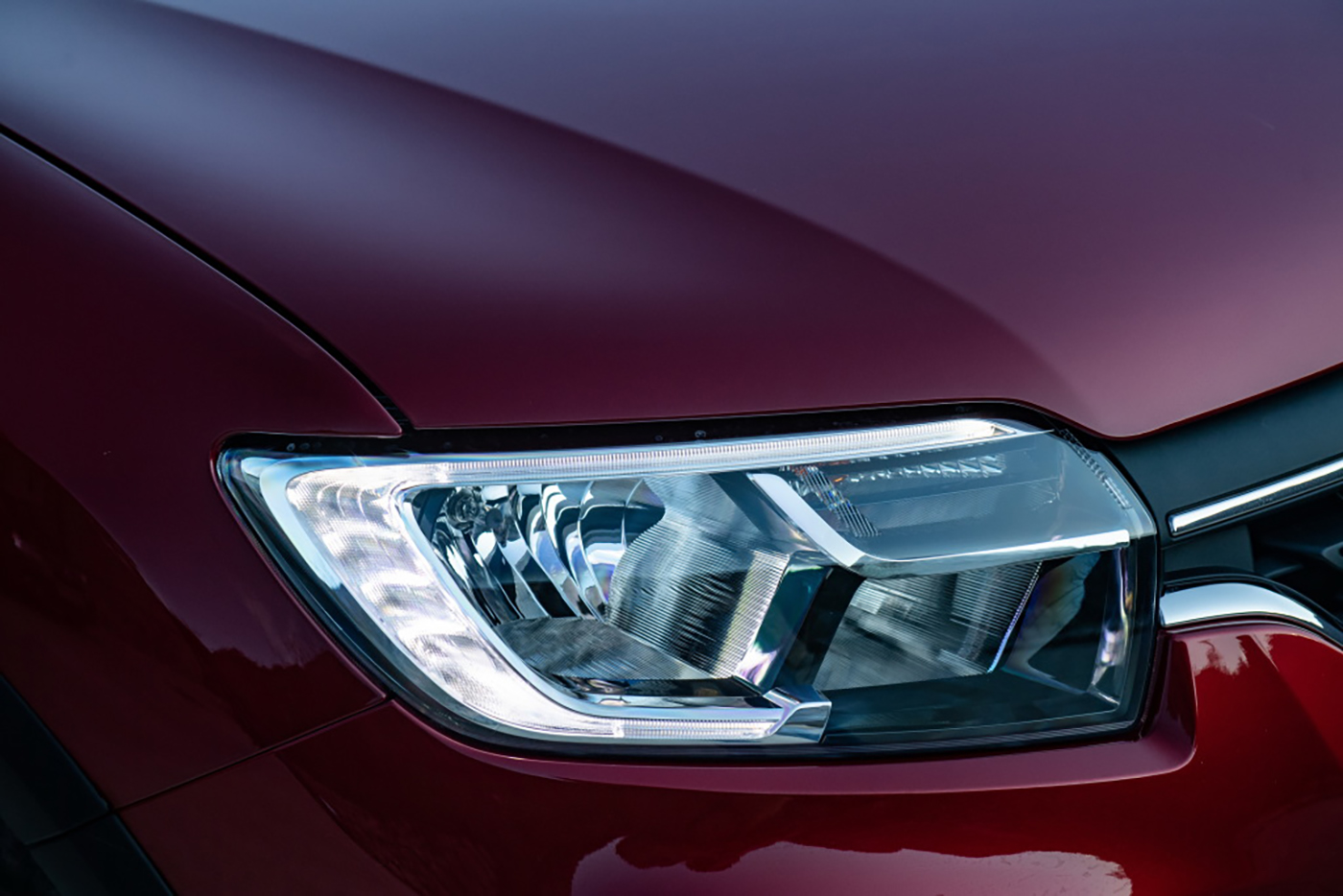 /img/cars/1637052992-exterior_renault_Logan_Stepway_17.jpg