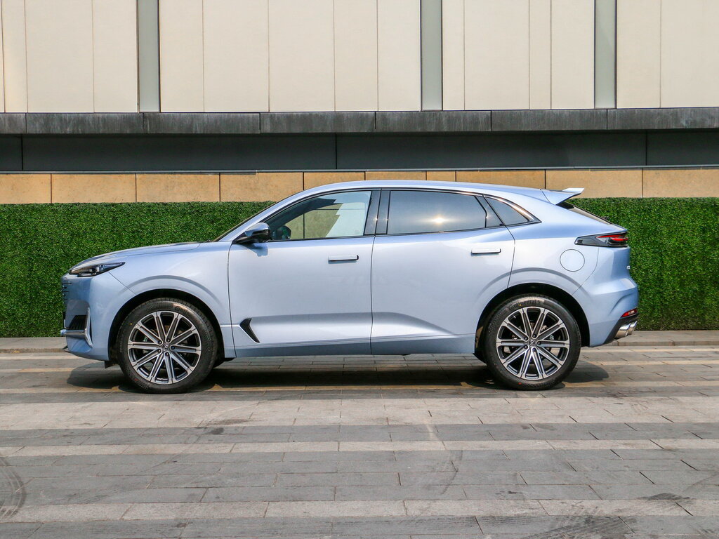 /img/cars/1659435411-changan_uniok_1044331.jpg