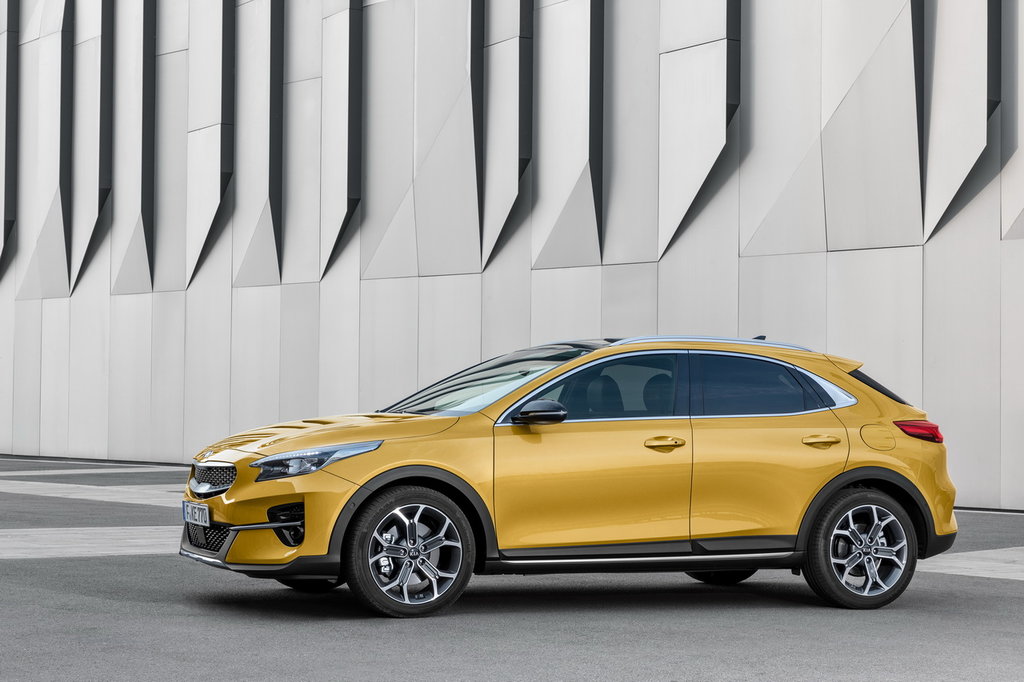 /img/cars/1667998660-kia_xceed_935615.jpg