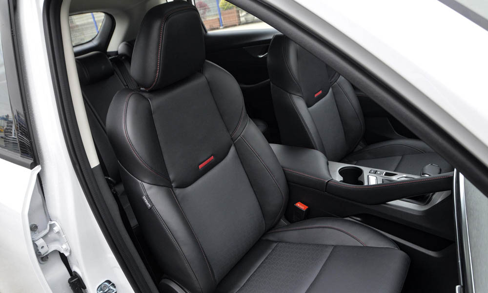 /img/cars/1674039233-cs35-plus-2-4.jpg
