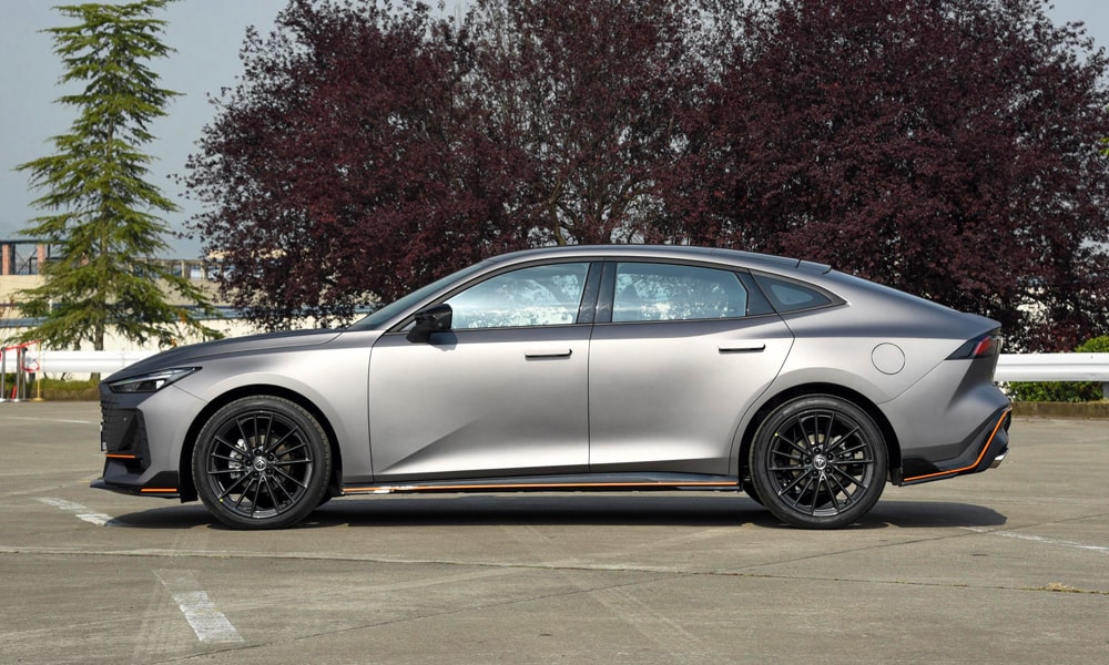 /img/cars/1674547145-uni-v-5.jpg