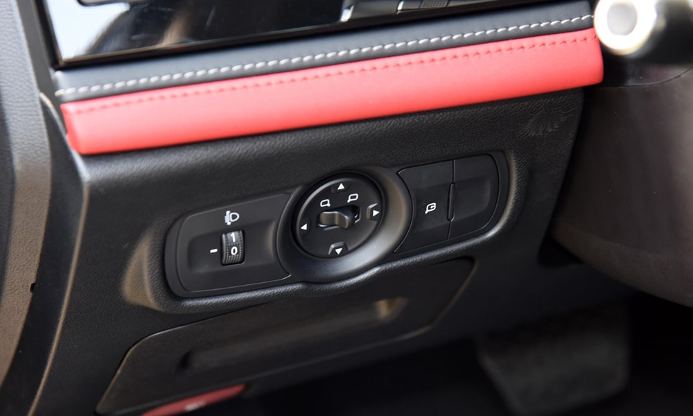 /img/cars/1680009879-s5-22.jpg