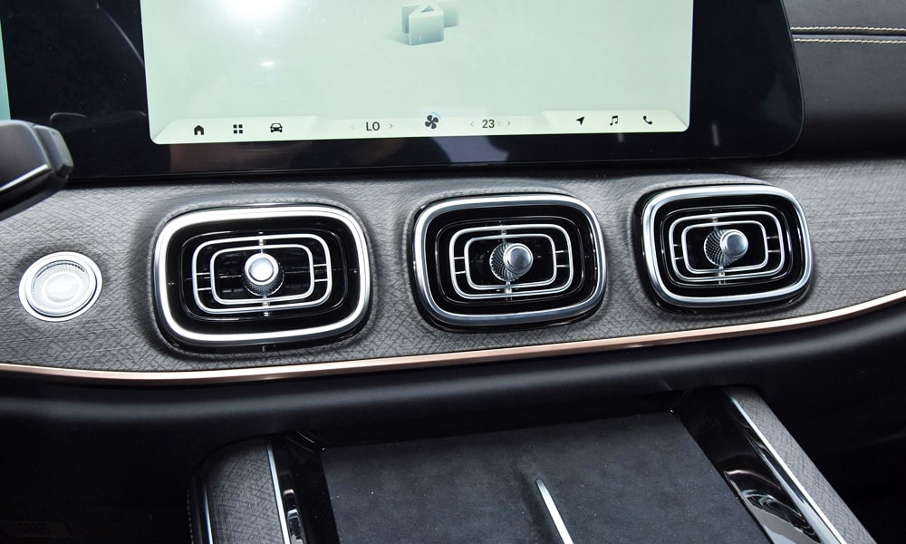/img/cars/1686307596-tiggo-9-21.jpg