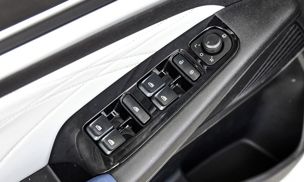 /img/cars/1690531307-emgrand-22.jpg